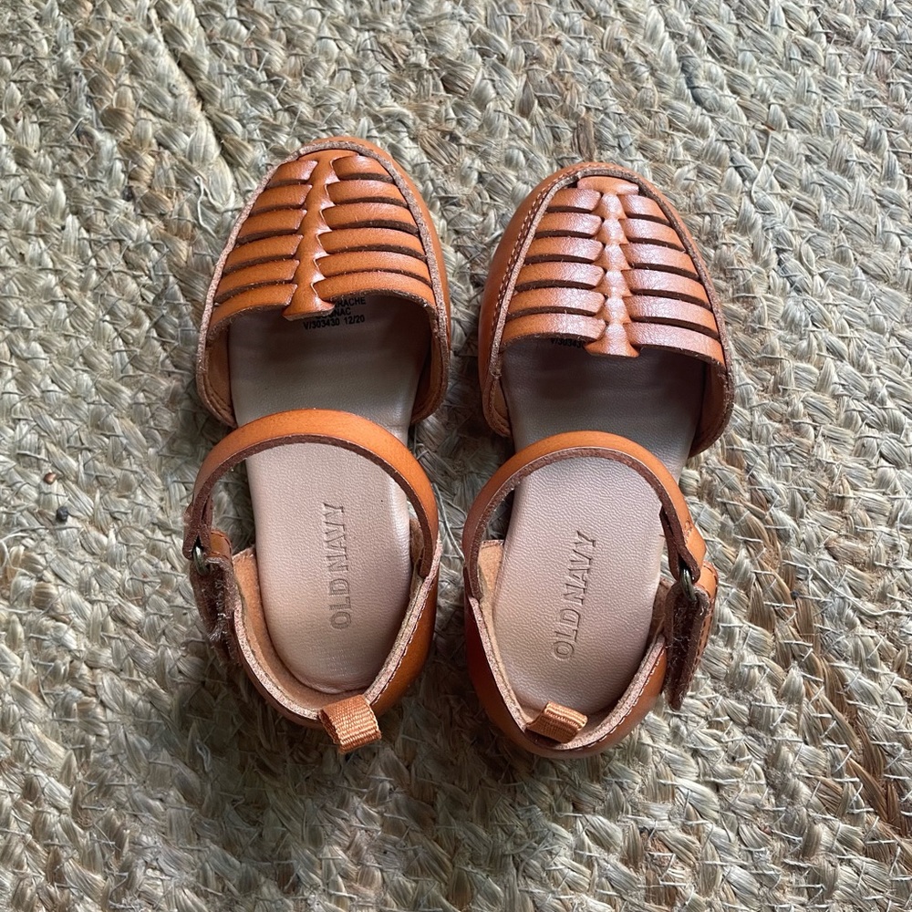 Toddler tan faux leather sandals